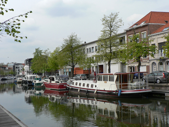 Mechelens canal side